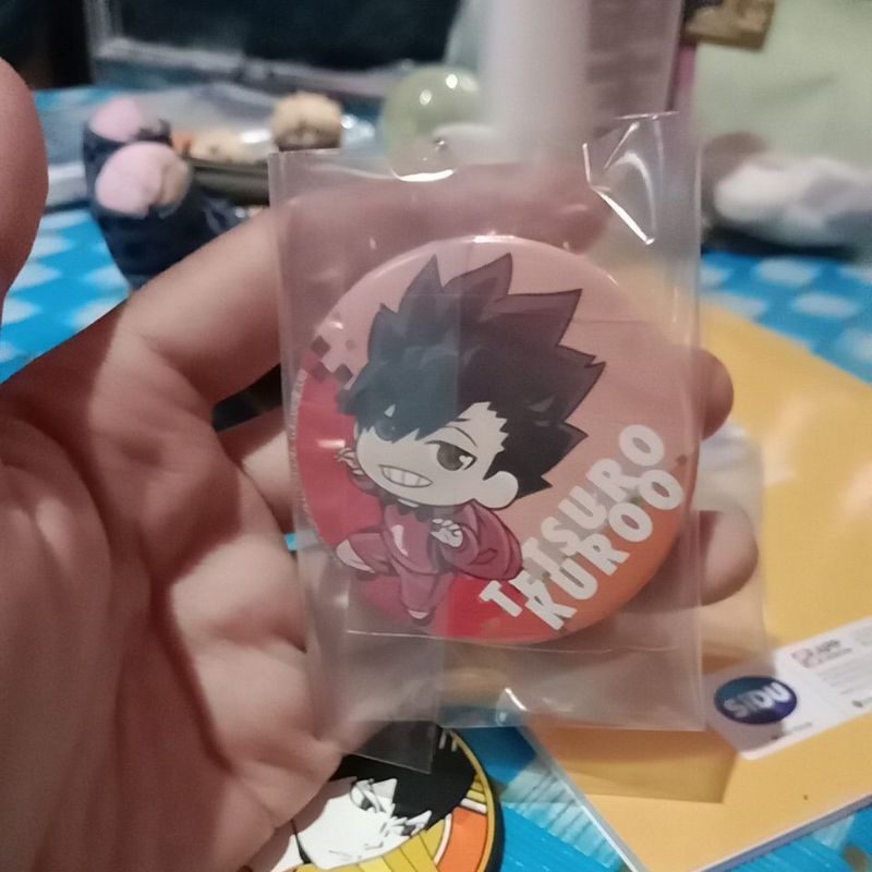 official merch haikyuu kuroo tetsurou can badge