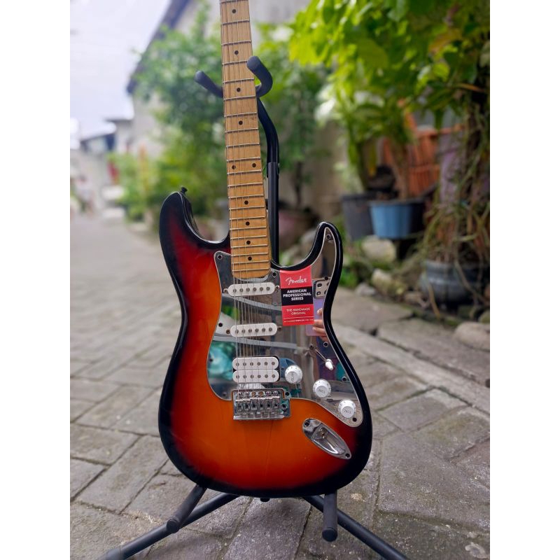 Gitar Fender Stratocaster Custom sunbrust