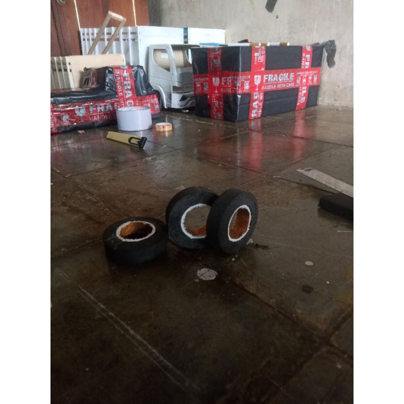 ban miniatur truk skala 14 dapat 4biji