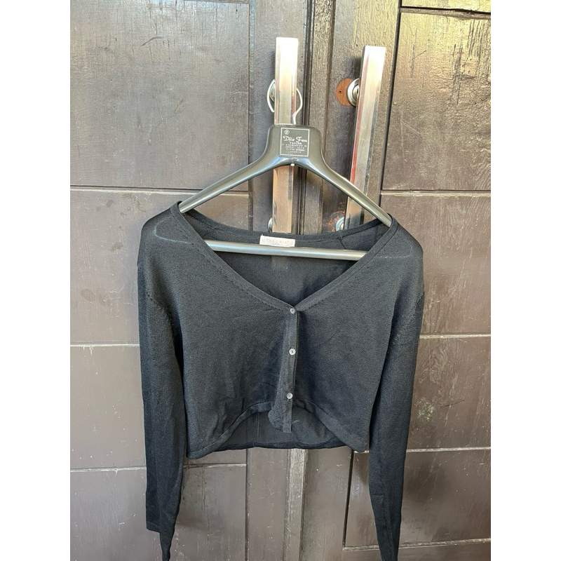 cardigan hitam theoria