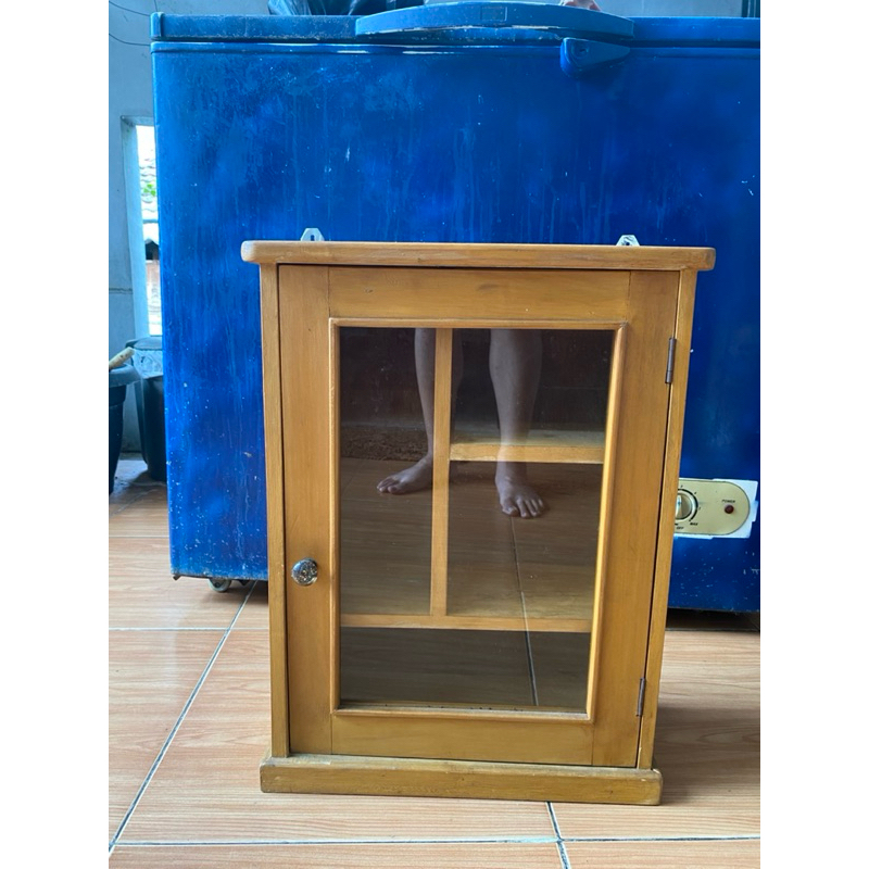 Lemari Kecil Gantungan Kayu Pajangan Second
