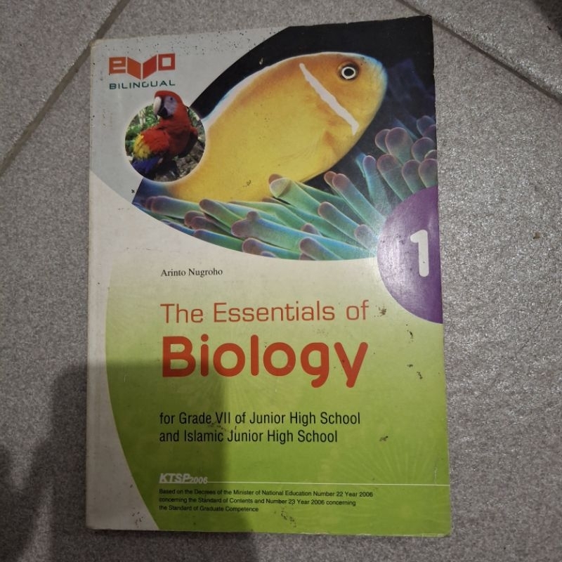 EYO Bilingual: The Essentials of Biology Kelas VII SMP/Kelas 7