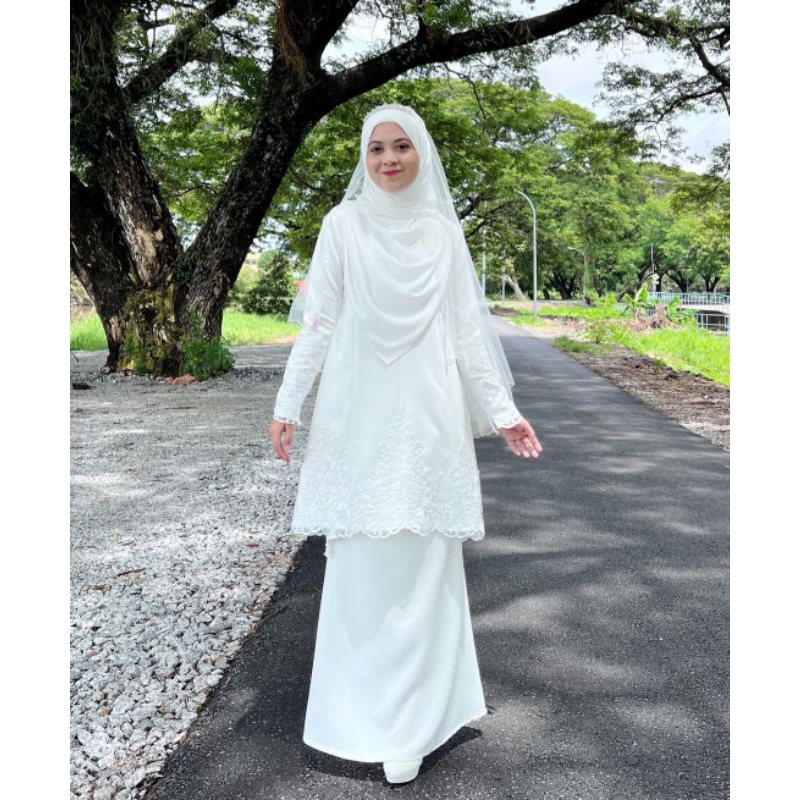 sepasang baju kurung baju kurung Malaysia baju kurung wanita baju akad Malaysia baju akad nikah baju