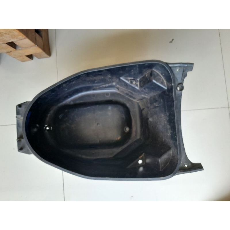 bagasi jok belakang vario 125 150 LED bekas original 2015 - 2017