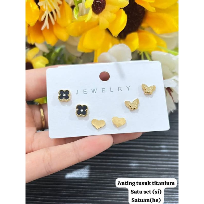 anting titanium satu set