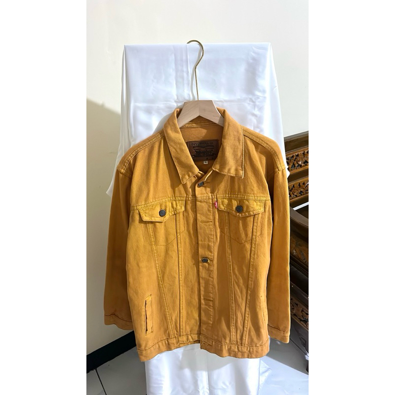 Jaket Levis Mustard