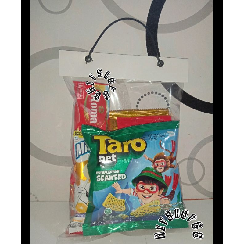 

Paket Snack 3 / Paket Snack Anak Paket Snack Lebaran Hampers Snack Ulang Tahun (MIN. Order 10 bungkus)