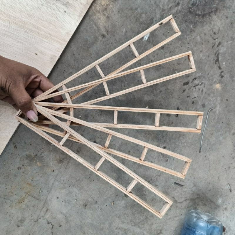 Sasis untuk miniatur truk plastik