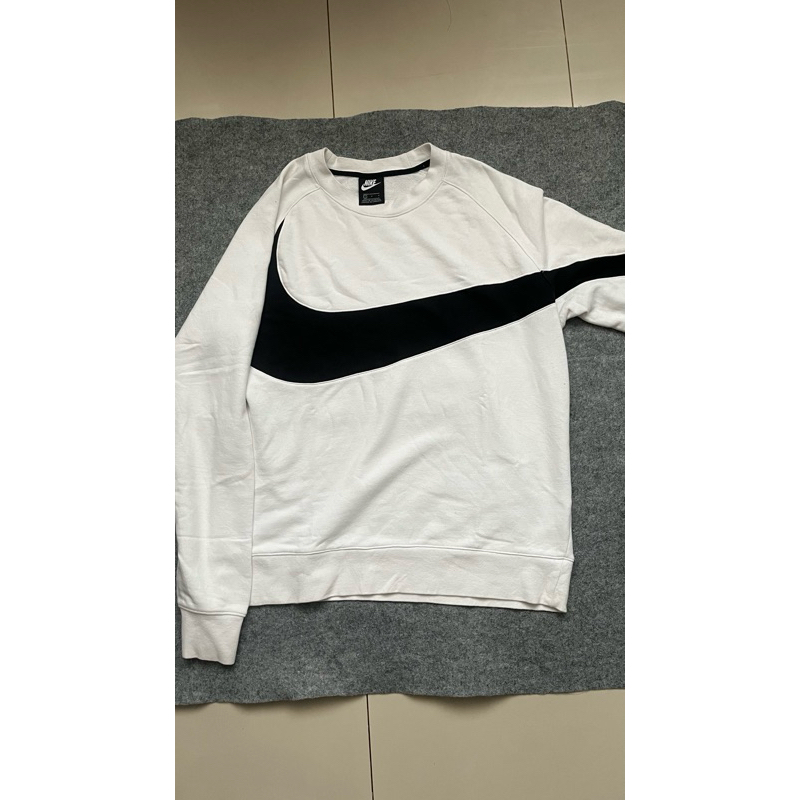 cn nike big swoosh