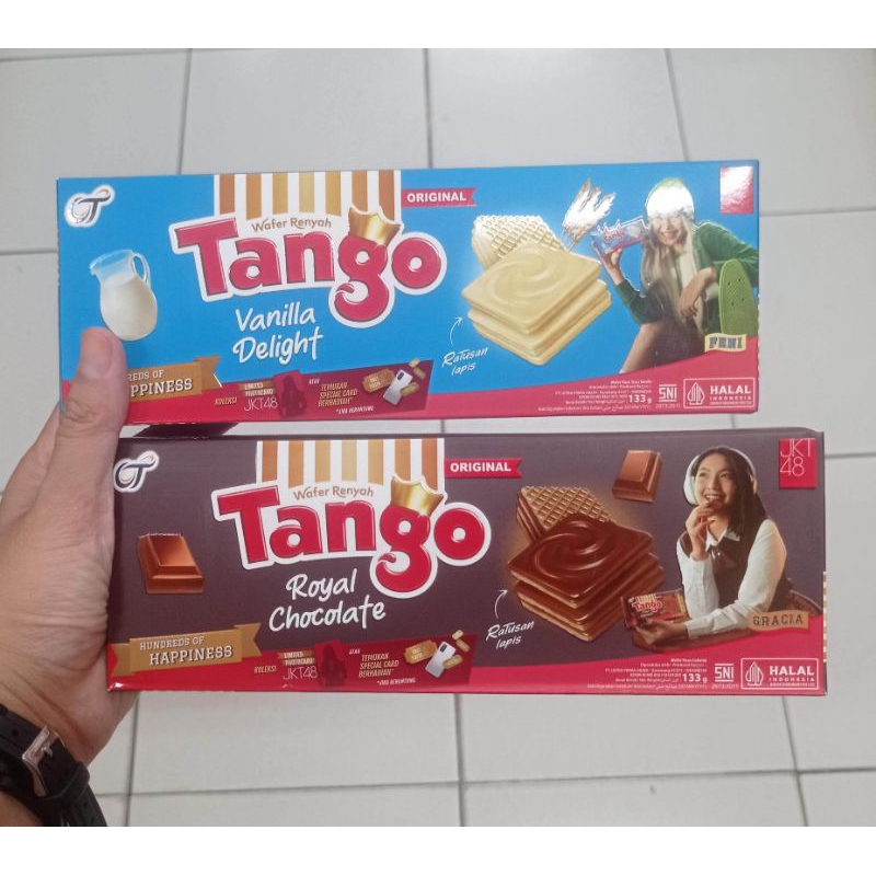 

biskuit wafer tango x jkt 48 133gram