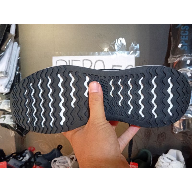 Sepatu casual piero rusher lux size 41