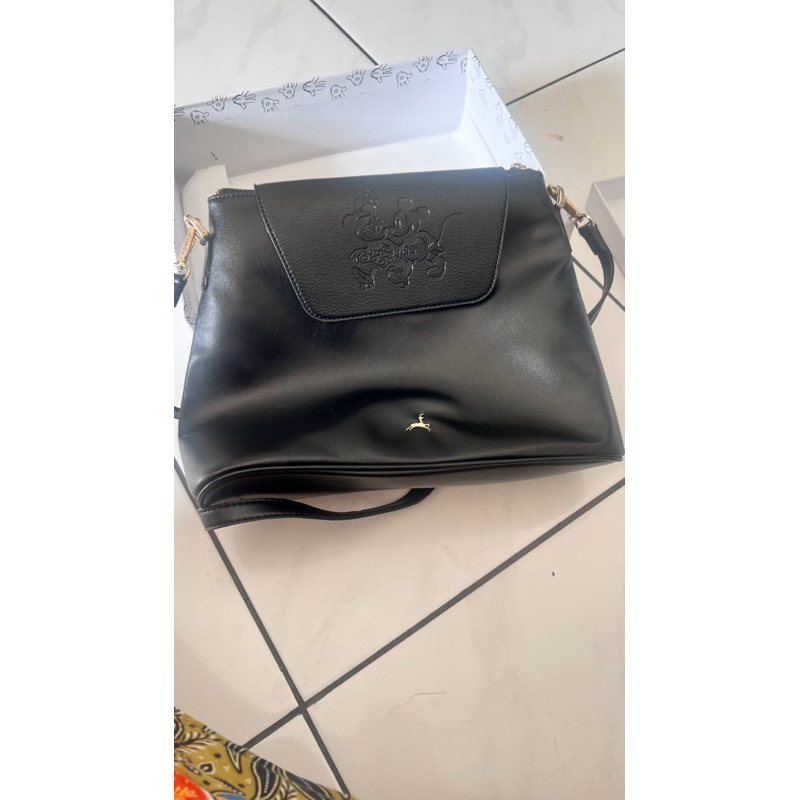 tas selempang povilo mickey
