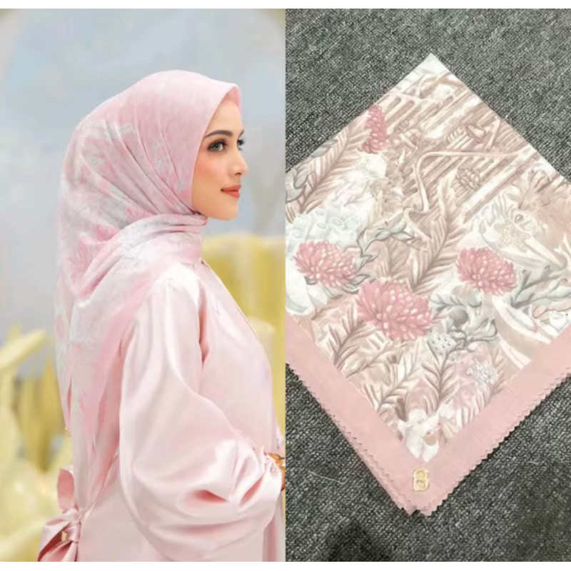 Buttonscarves Litle Mermaid Sublim Titik 3 Jilbab Segiempat Buttonscarves