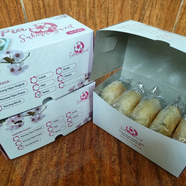 

Kue Pia Taro 1 box isi 5 pcs