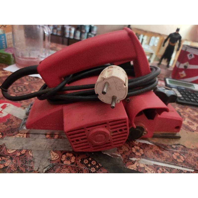 mesin serut kayu merek moderen secen