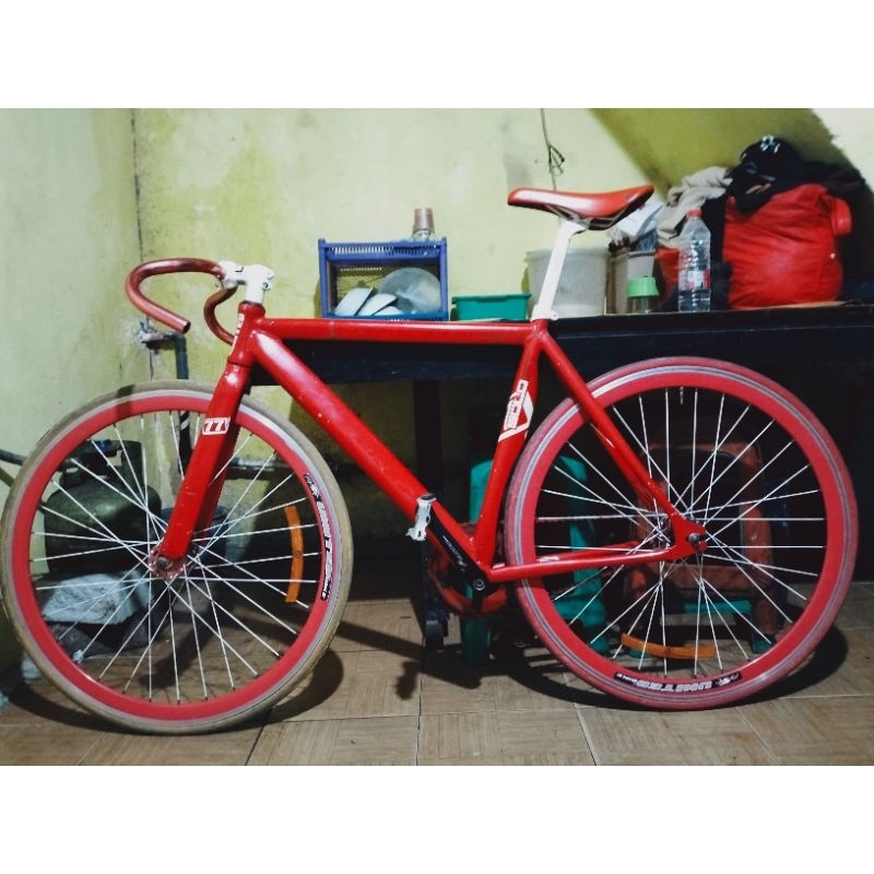 Sepeda Fixie United Soloist 77 fullbike Full Alloy Murah