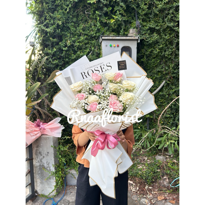 buket bunga mawar/ buket bunga surabaya/ buket bunga/ handbouqet surabaya