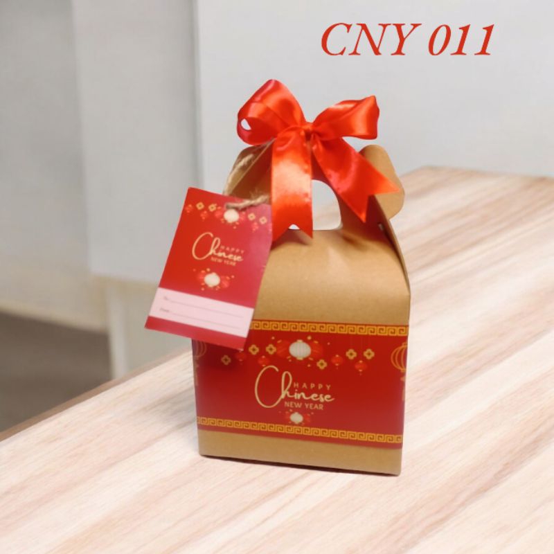 

Kardus Dus Gable Box Hampers Kue Kering Lebaran Natal Christmas Muat Toples Bulat 250gr 12x12x12 cm 500gr 14x14x14 cm