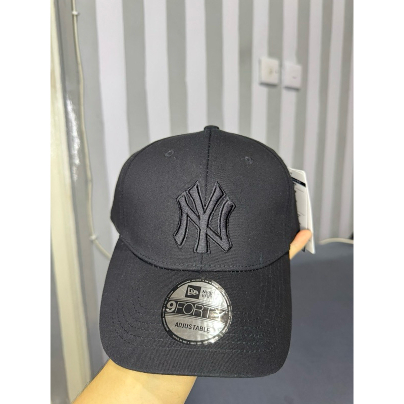 Topi NY Simple Full Black List Black