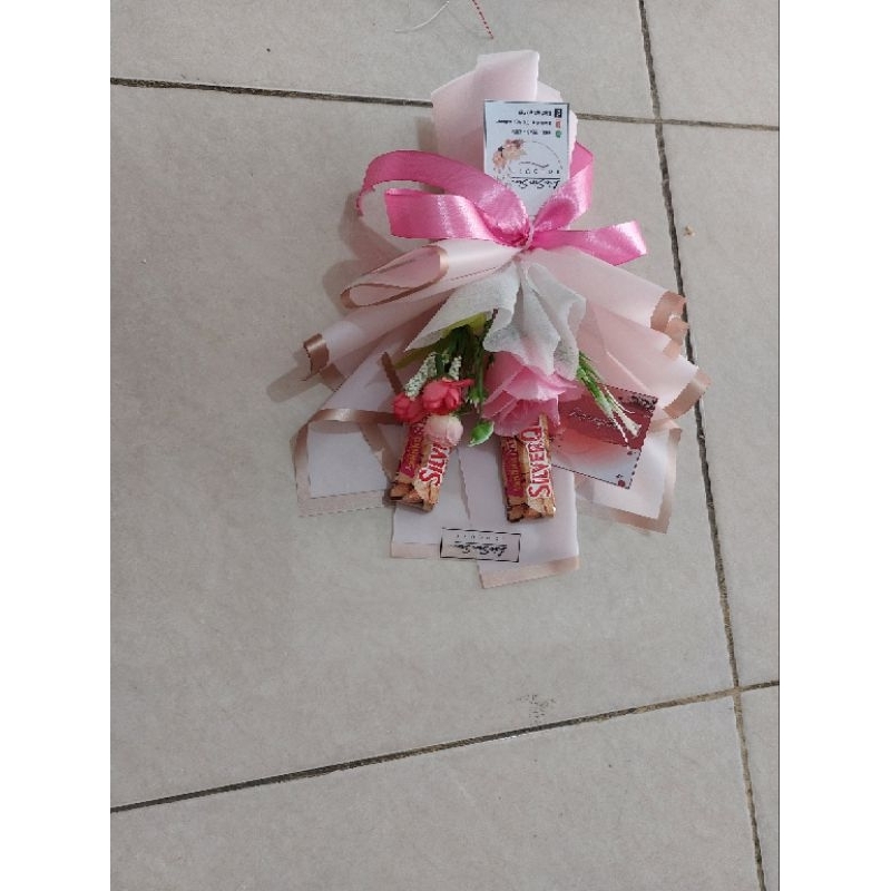 

BUKET SILVERQUEEN CHUNKY BAR 26G / BUKET VALENTINE / BUKET COKLAT