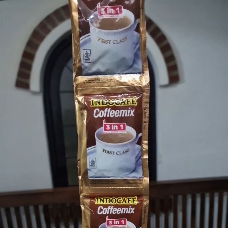 

Indocafe Coffeemix 3in1 sachet renteng (isi 10 sachet)