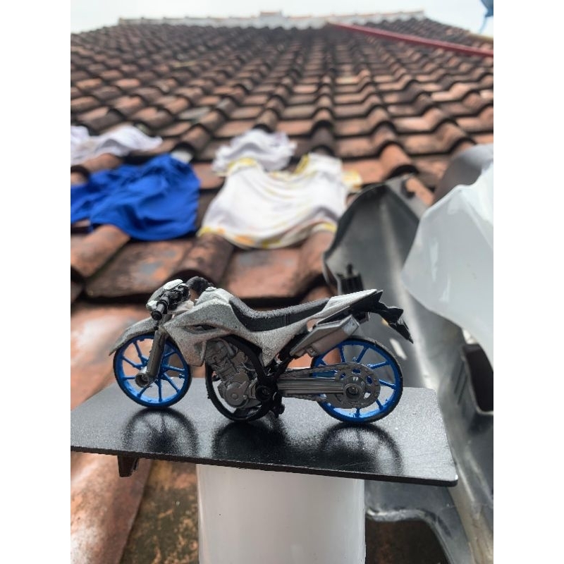 miniatur speda motor crf/surek warna silver