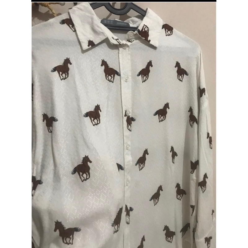Kemeja Minimal Motif Kuda