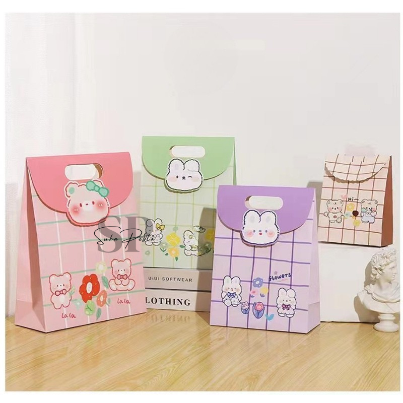 

Paper Bag Kado Aesthetic Tutup Motif Karakter Lucu / Tas Kado Ulang Tahun