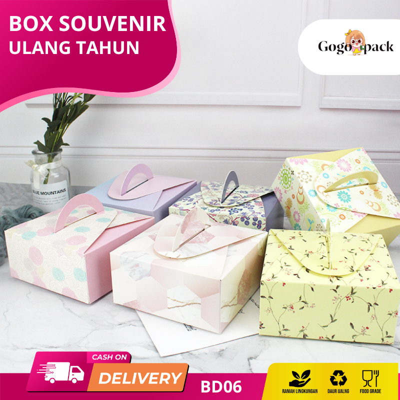

Box tenteng 14x14x6.5cm / Box Gable Jingjing / Box Hampers / Box Tenteng | BD06