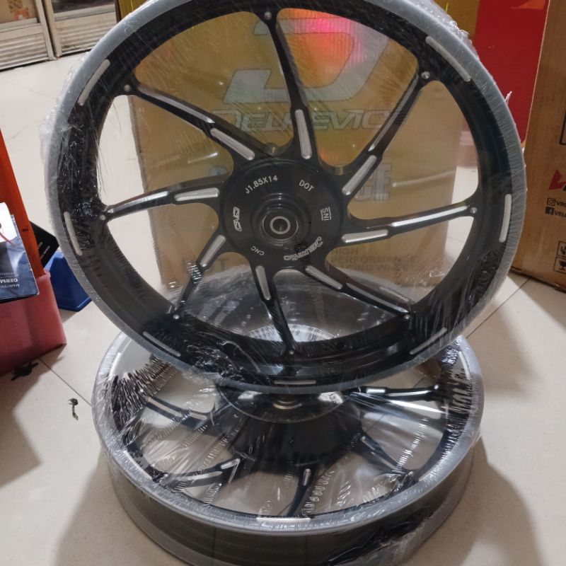 Velg Delkevic Beat M8 ring 14