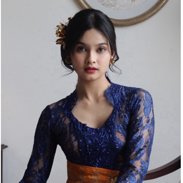 Calla Kebaya | Kebaya Bali Glossy Biru Navy