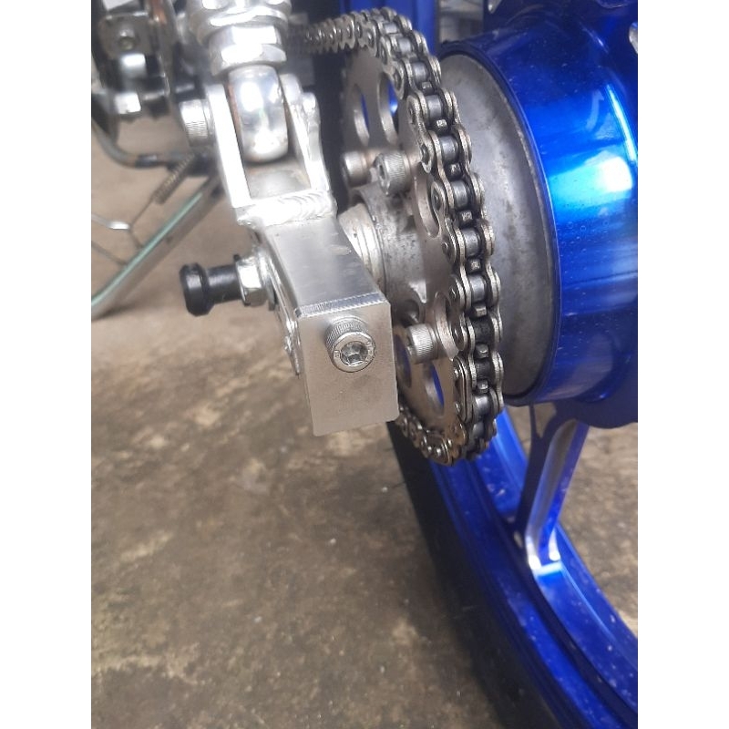 Tutup swing arm QTT Fiz r