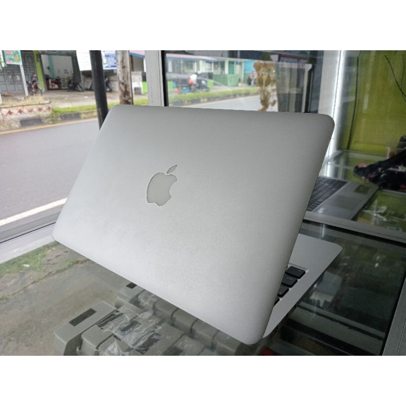 macbook air 2011