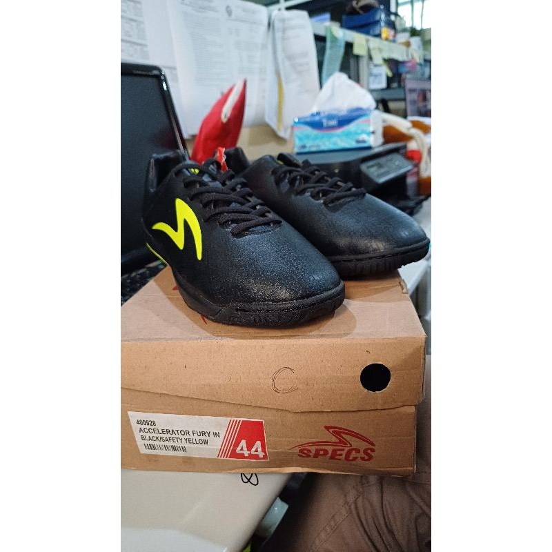 sepatu futsal specs accelerator fury