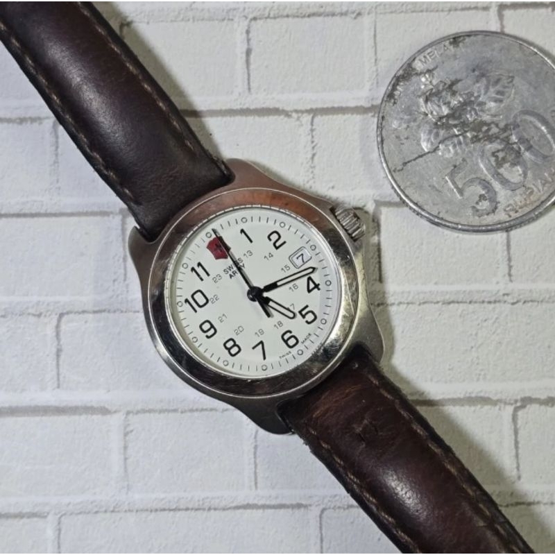 Jam Victorinox Original Bekas