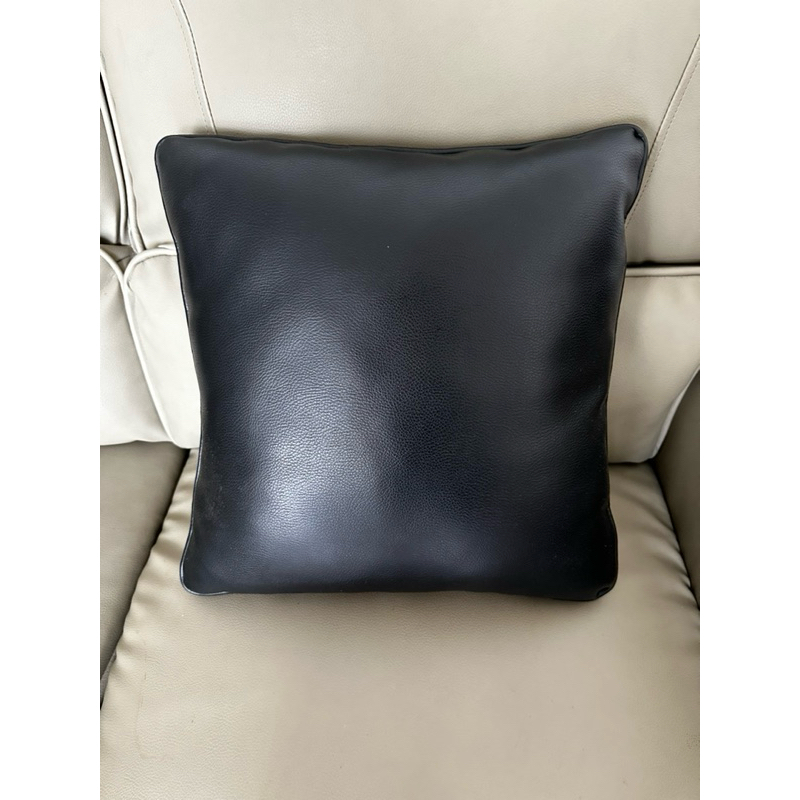 Bantal sofa kulit tebal