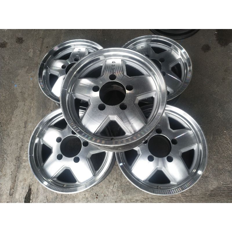VelgRacingSekenModelOEMJeepRing15Lebar7inchPcd5x139,7bekasEscudo