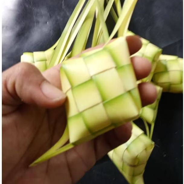 

Cangkang Ketupat Mini - Ketupat Mini Kosong