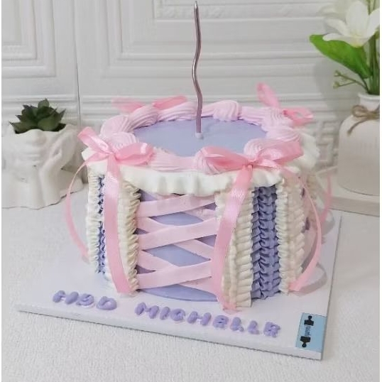 

Coquette Cake / Ribbon Cake / Kue Vintage / Kue Aesthetic