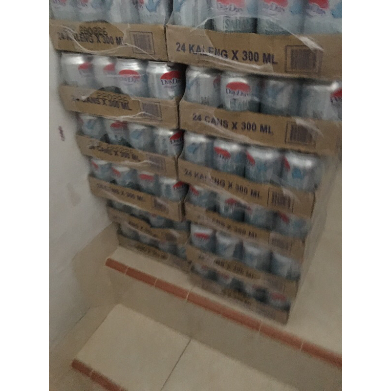 

Minuman Kaleng Dayday sarang wallet