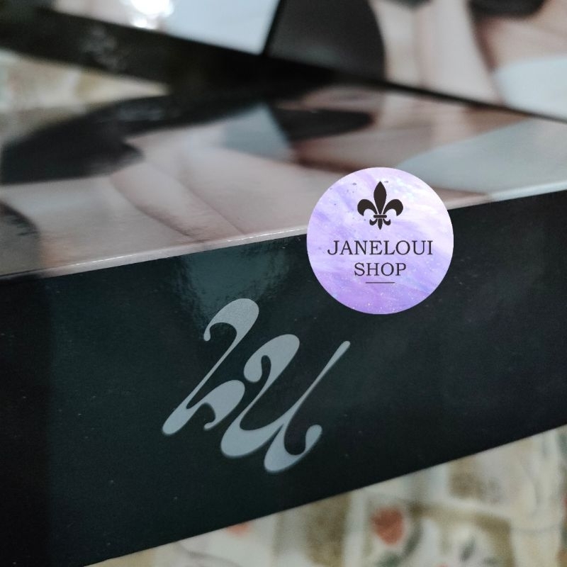 [CLEARANCE SALE] IU 2024 Season's Greetings OFFICIAL PC Photocard / Box Poster Uaena Lightstick IU I