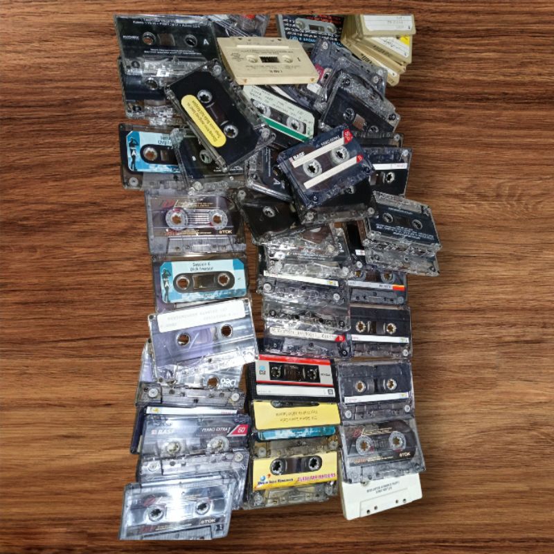 KASET PITA BEKAS TANPA MIKA UNTUK DISPLAY & DEKORASI 1KG ISI 27 KEPING