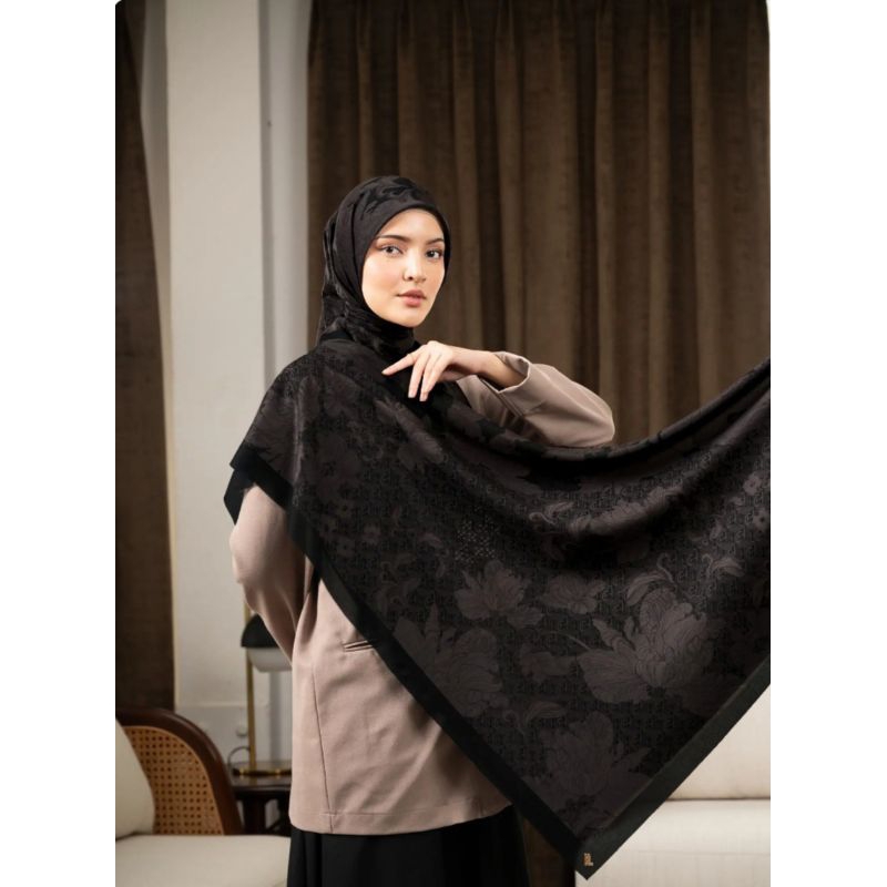 JACQUELLE SCARF, EASY SCARF, COZY SCARF, SCOTTISH SCARF, COMFY SCARF HEYLOCAL ID LOCAL ID