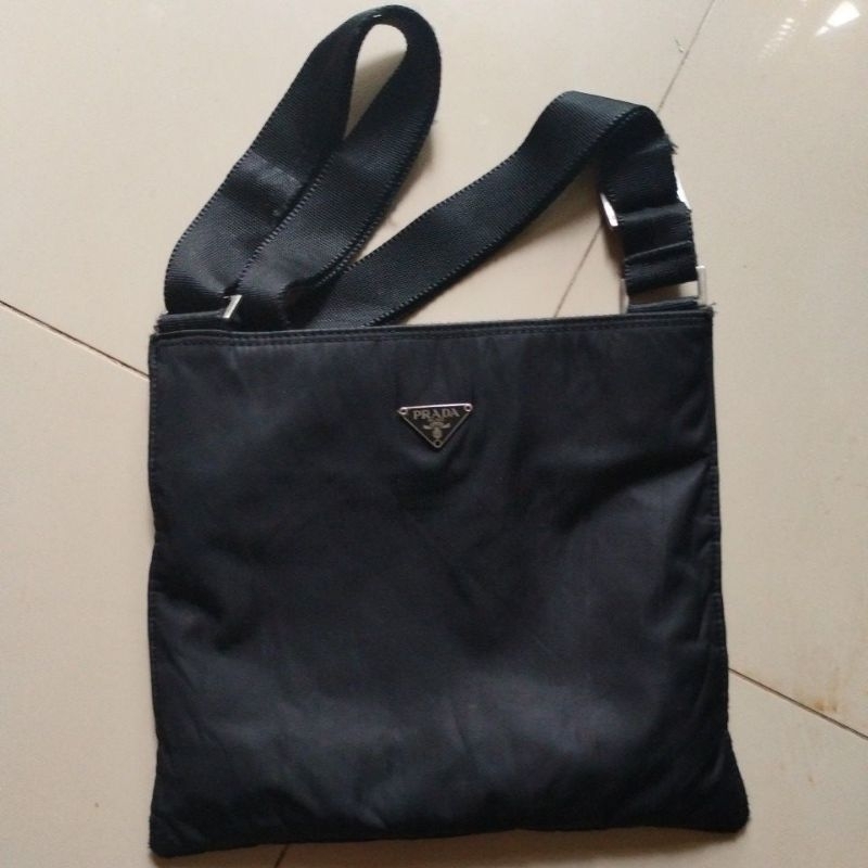 TAS SLEMPANG PRADA