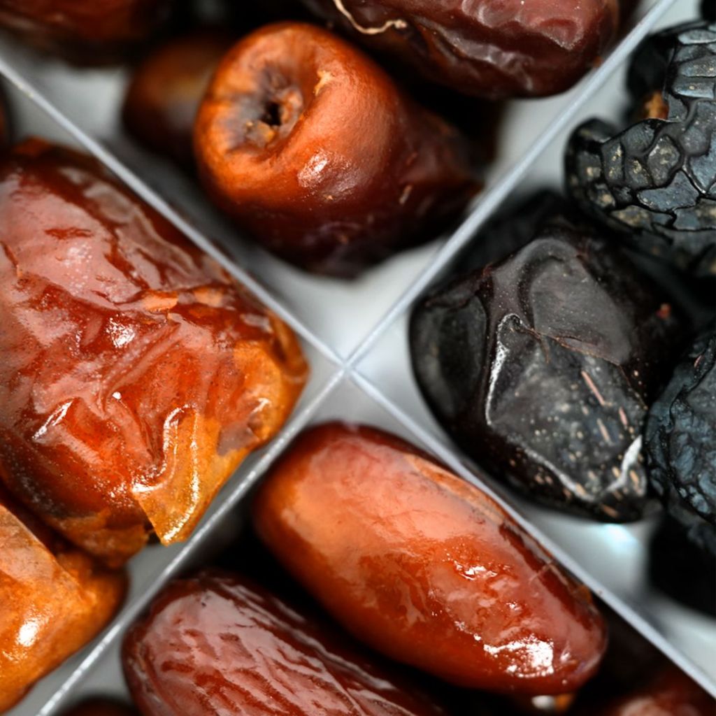 

Kurma Assorted 4 in 1 Kurma Sukari Kurma Ajwa Kurma Tunisia Madu Oleh Oleh Haji Umroh Cocok untuk