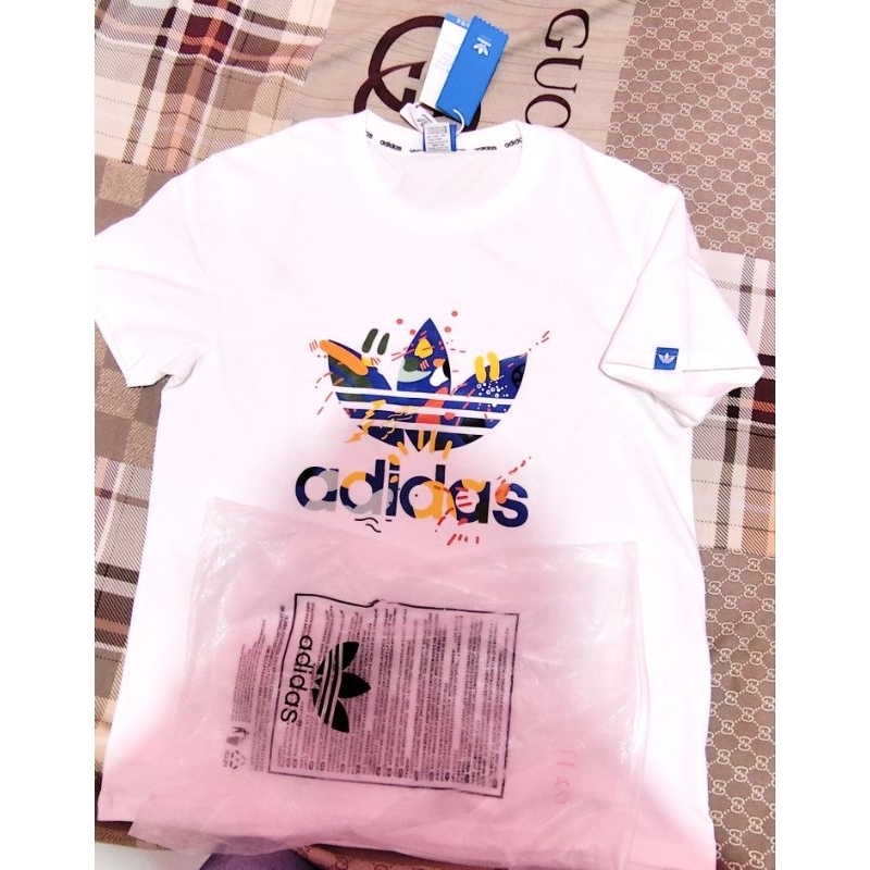 Adidas Kaos Putih dengan Logo