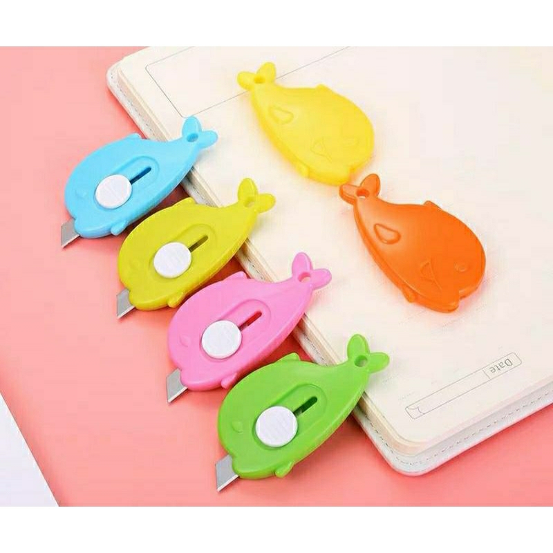 

Cutter Mini Dolphin Pisau Pemotong Mini Model Ikan