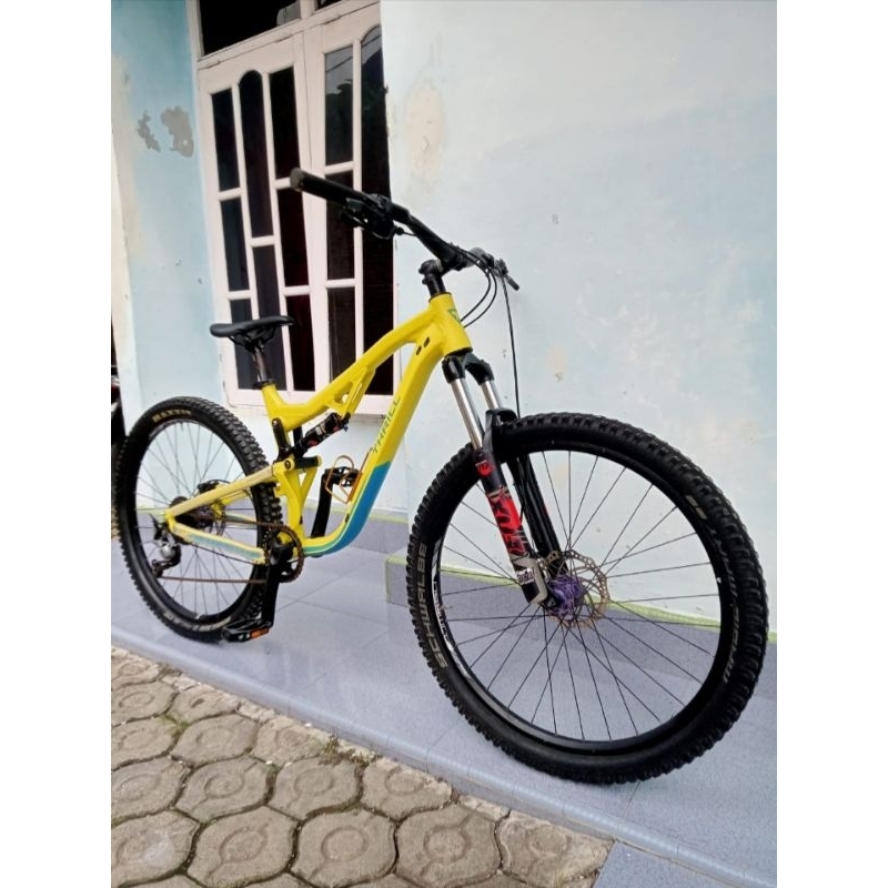 sepeda thrill ricochet 5.0