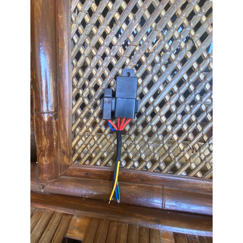 Relay untuk rubah arus lampu AC ke DC