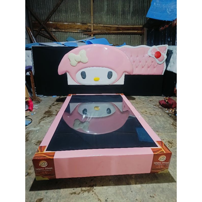 DIPAN/DIVAN KARAKTER HELLO KITTY ukuran 160*200